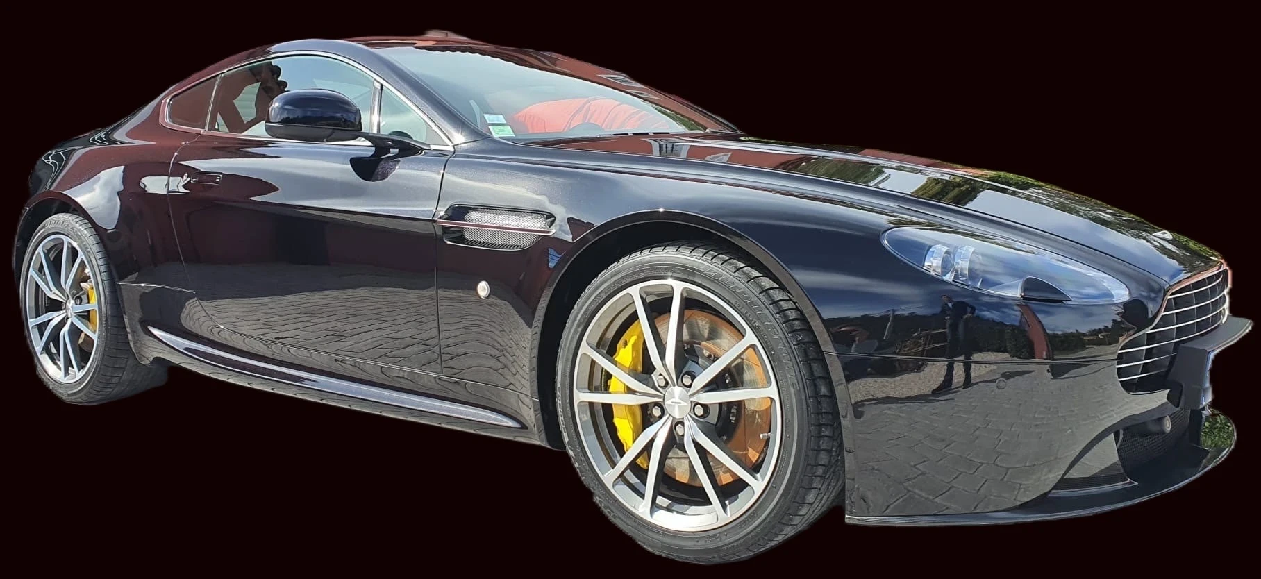 Aston Martin Vantage V8